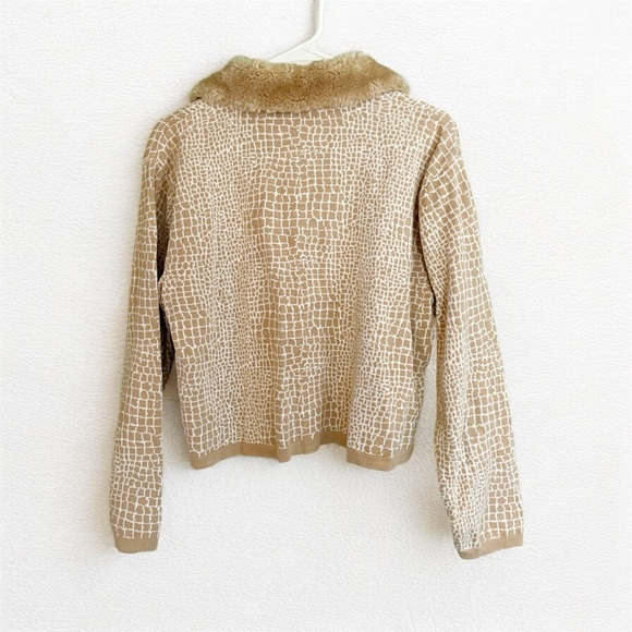 Vintage Tan Crocodile Pattern Faux Fur Jacket - Picture 3 of 5